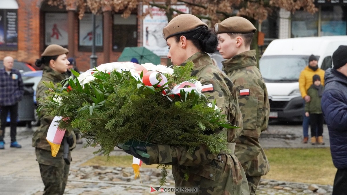 Narodowy Dzień Pamięci Żołnierzy Wyklętych - uroczystości pod pomnikiem Ofiar Terroru Komunistycznego [01.03.2025] - zdjęcie #44 - eOstroleka.pl