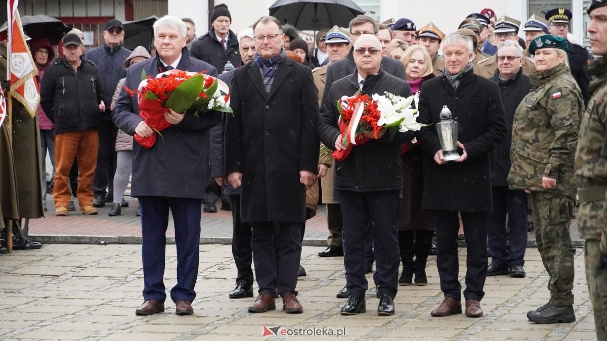 Narodowy Dzień Pamięci Żołnierzy Wyklętych - uroczystości pod pomnikiem Ofiar Terroru Komunistycznego [01.03.2025] - zdjęcie #38 - eOstroleka.pl
