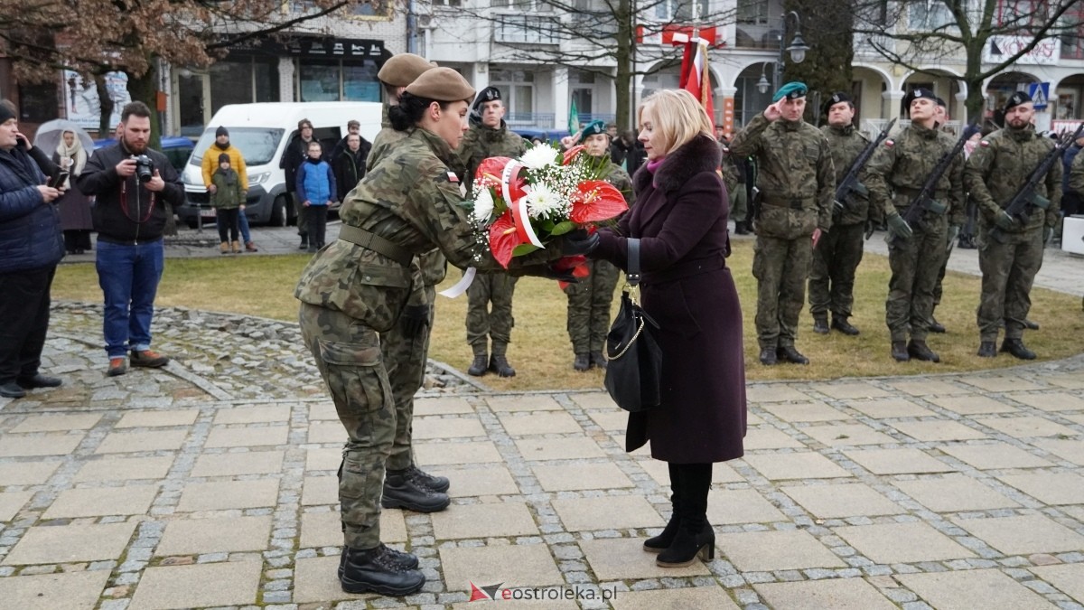 Narodowy Dzień Pamięci Żołnierzy Wyklętych - uroczystości pod pomnikiem Ofiar Terroru Komunistycznego [01.03.2025] - zdjęcie #28 - eOstroleka.pl
