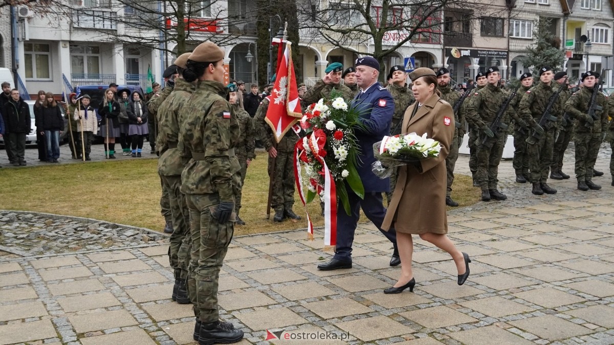 Narodowy Dzień Pamięci Żołnierzy Wyklętych - uroczystości pod pomnikiem Ofiar Terroru Komunistycznego [01.03.2025] - zdjęcie #24 - eOstroleka.pl