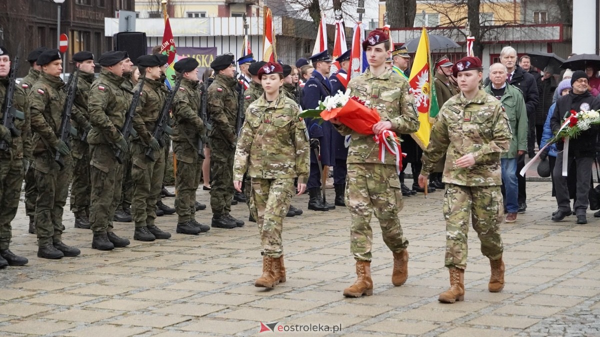 Narodowy Dzień Pamięci Żołnierzy Wyklętych - uroczystości pod pomnikiem Ofiar Terroru Komunistycznego [01.03.2025] - zdjęcie #10 - eOstroleka.pl