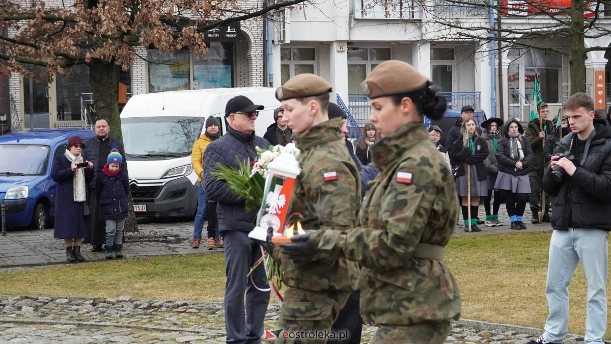 Narodowy Dzień Pamięci Żołnierzy Wyklętych - uroczystości pod pomnikiem Ofiar Terroru Komunistycznego [01.03.2025] - zdjęcie #4 - eOstroleka.pl