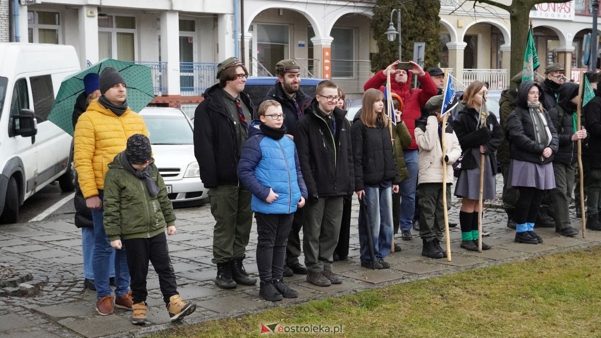 Narodowy Dzień Pamięci Żołnierzy Wyklętych - uroczystości pod pomnikiem Ofiar Terroru Komunistycznego [01.03.2025] - zdjęcie #2 - eOstroleka.pl