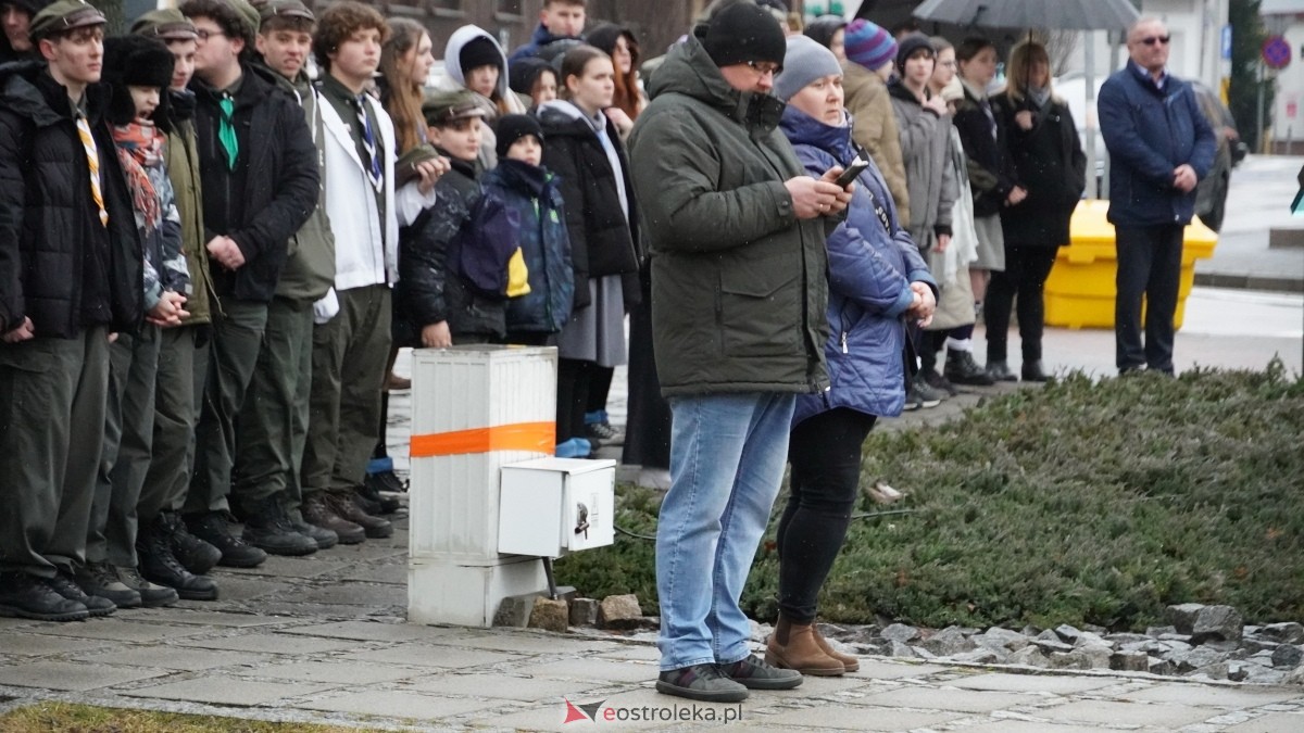 Narodowy Dzień Pamięci Żołnierzy Wyklętych - uroczystości pod pomnikiem Ofiar Terroru Komunistycznego [01.03.2025] - zdjęcie #79 - eOstroleka.pl