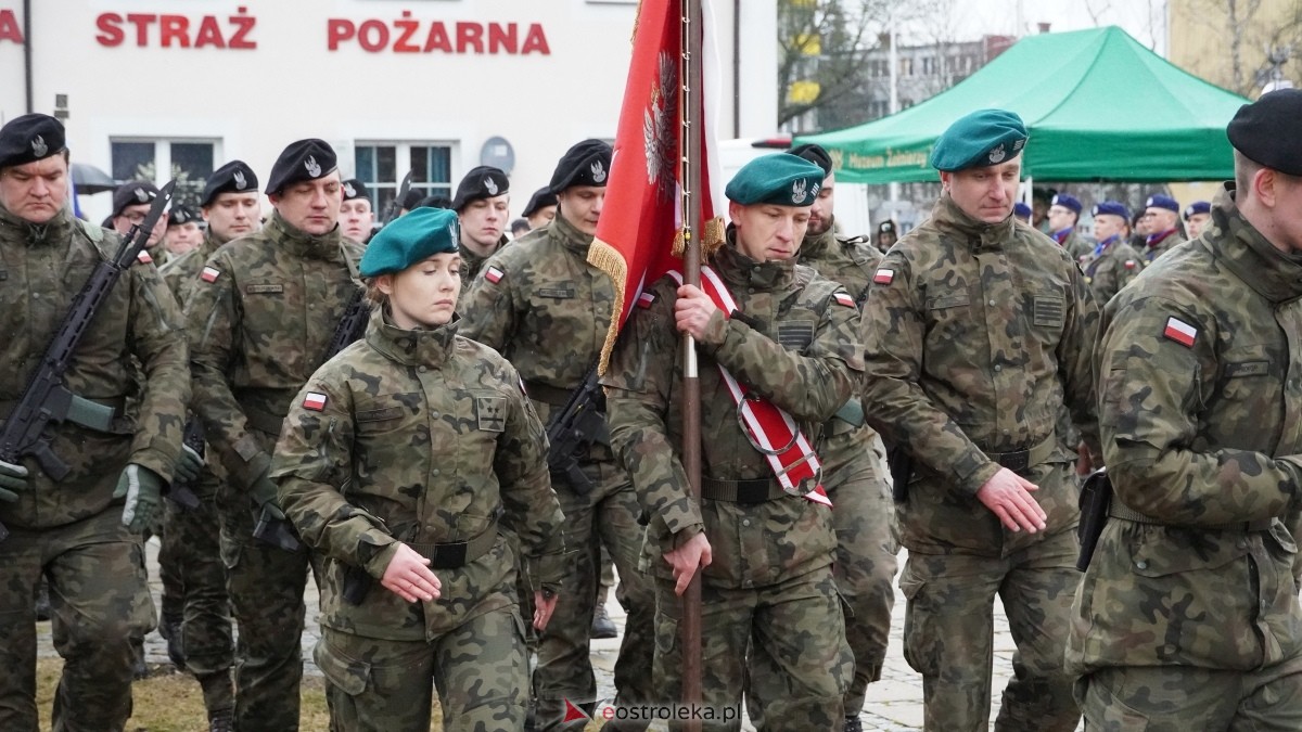 Narodowy Dzień Pamięci Żołnierzy Wyklętych - uroczystości pod pomnikiem Ofiar Terroru Komunistycznego [01.03.2025] - zdjęcie #73 - eOstroleka.pl