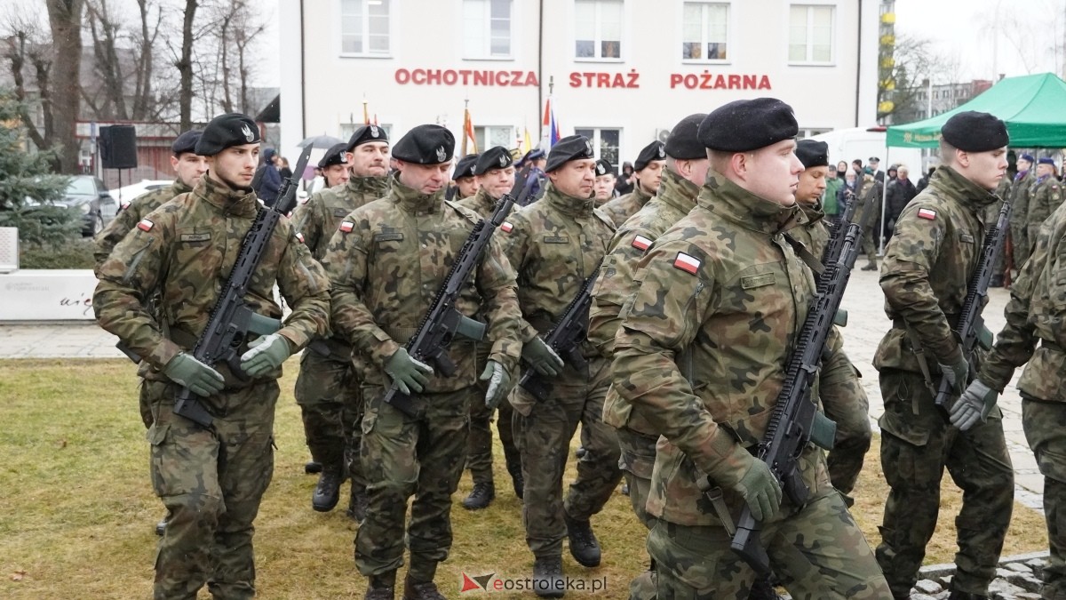 Narodowy Dzień Pamięci Żołnierzy Wyklętych - uroczystości pod pomnikiem Ofiar Terroru Komunistycznego [01.03.2025] - zdjęcie #63 - eOstroleka.pl