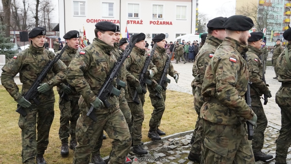 Narodowy Dzień Pamięci Żołnierzy Wyklętych - uroczystości pod pomnikiem Ofiar Terroru Komunistycznego [01.03.2025] - zdjęcie #59 - eOstroleka.pl
