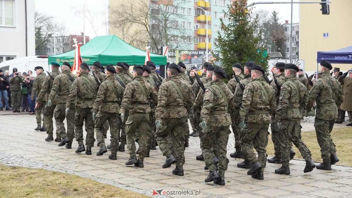 Narodowy Dzień Pamięci Żołnierzy Wyklętych - uroczystości pod pomnikiem Ofiar Terroru Komunistycznego [01.03.2025] - zdjęcie #53 - eOstroleka.pl