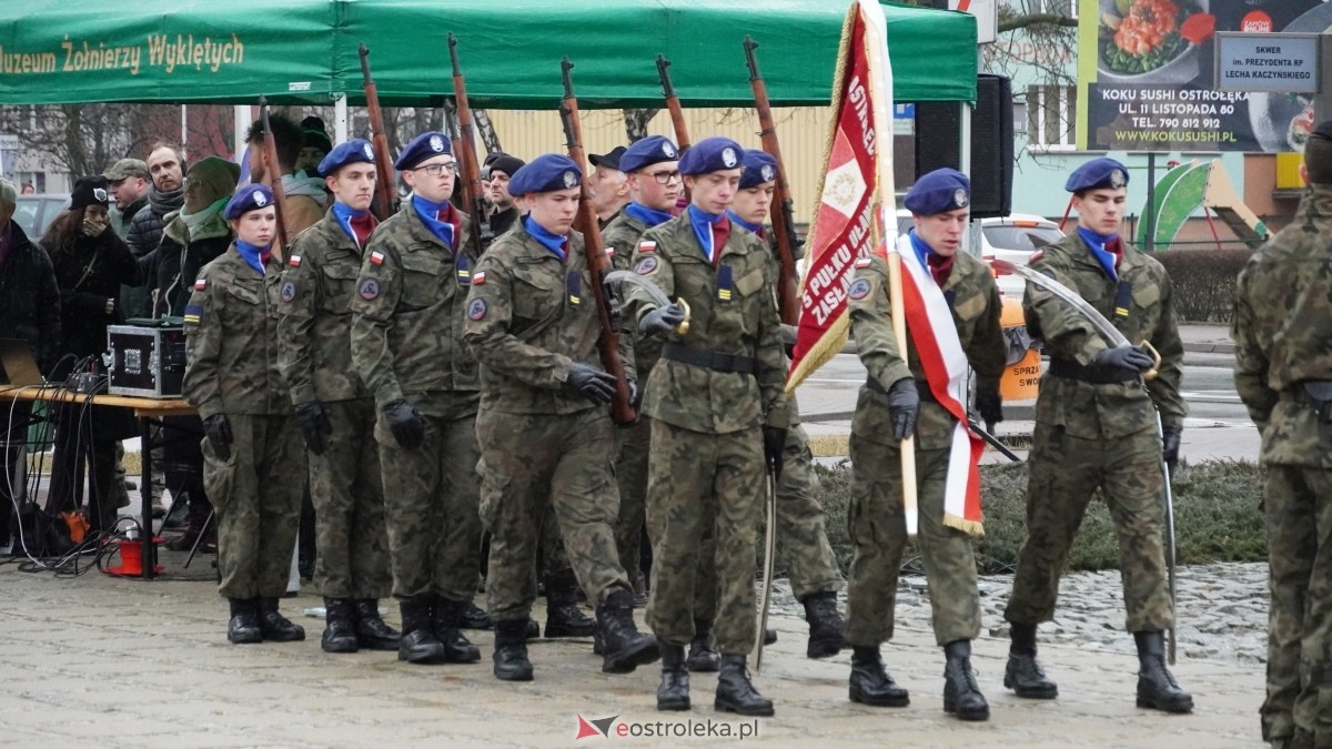 Narodowy Dzień Pamięci Żołnierzy Wyklętych - uroczystości pod pomnikiem Ofiar Terroru Komunistycznego [01.03.2025] - zdjęcie #51 - eOstroleka.pl