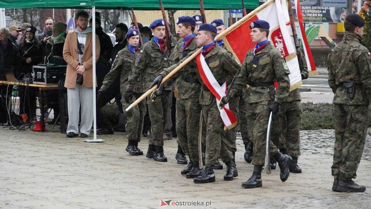 Narodowy Dzień Pamięci Żołnierzy Wyklętych - uroczystości pod pomnikiem Ofiar Terroru Komunistycznego [01.03.2025] - zdjęcie #47 - eOstroleka.pl