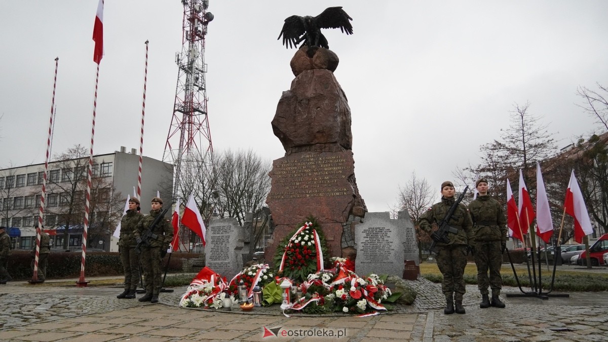 Narodowy Dzień Pamięci Żołnierzy Wyklętych - uroczystości pod pomnikiem Ofiar Terroru Komunistycznego [01.03.2025] - zdjęcie #37 - eOstroleka.pl