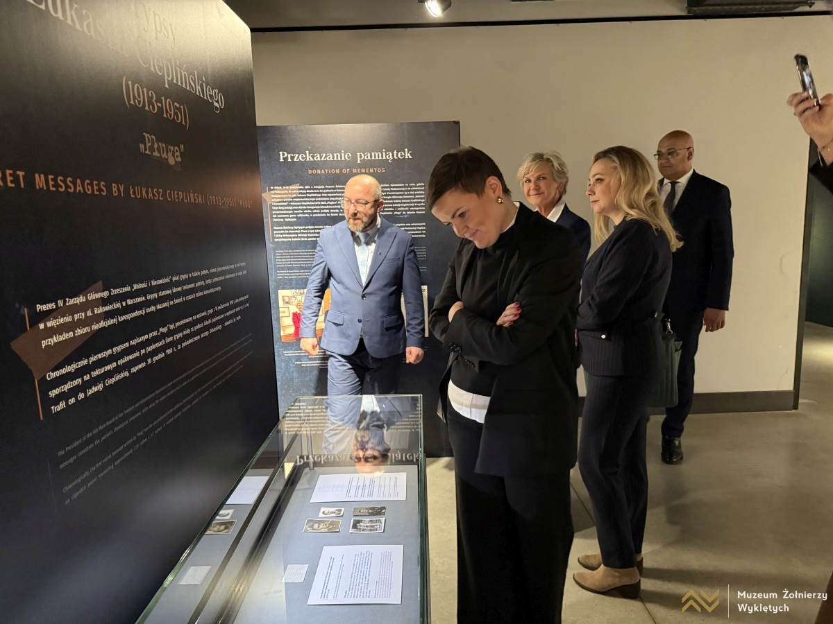 Obchody Narodowego Dnia Pamięci Żołnierzy Wyklętych w MŻW [1.03.2025] - zdjęcie #53 - eOstroleka.pl