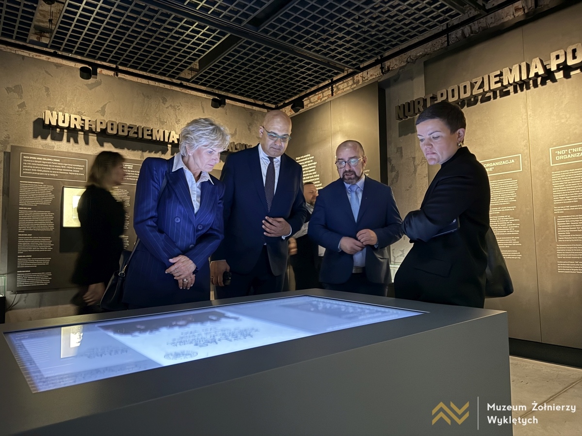 Obchody Narodowego Dnia Pamięci Żołnierzy Wyklętych w MŻW [1.03.2025] - zdjęcie #49 - eOstroleka.pl
