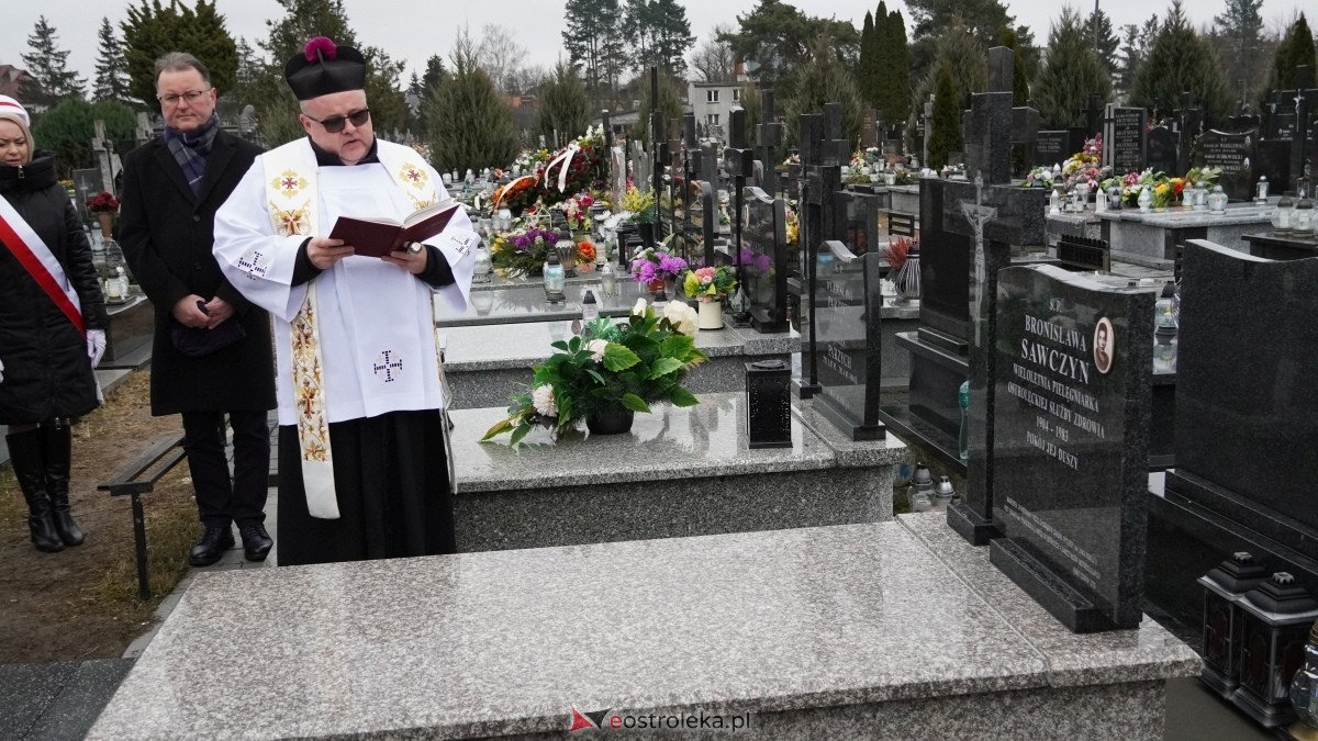 Uroczystość upamiętniająca pierwszą śp. Bronisławę Sawczyn [02.03.2025] - zdjęcie #11 - eOstroleka.pl