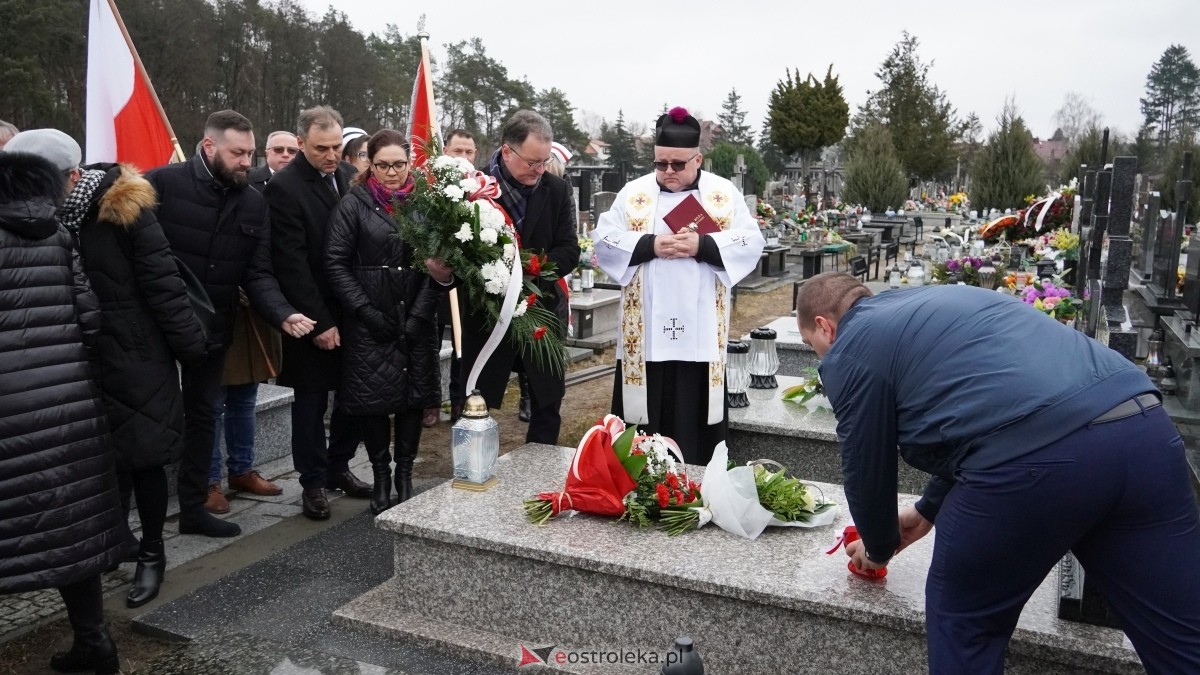 Uroczystość upamiętniająca pierwszą śp. Bronisławę Sawczyn [02.03.2025] - zdjęcie #4 - eOstroleka.pl