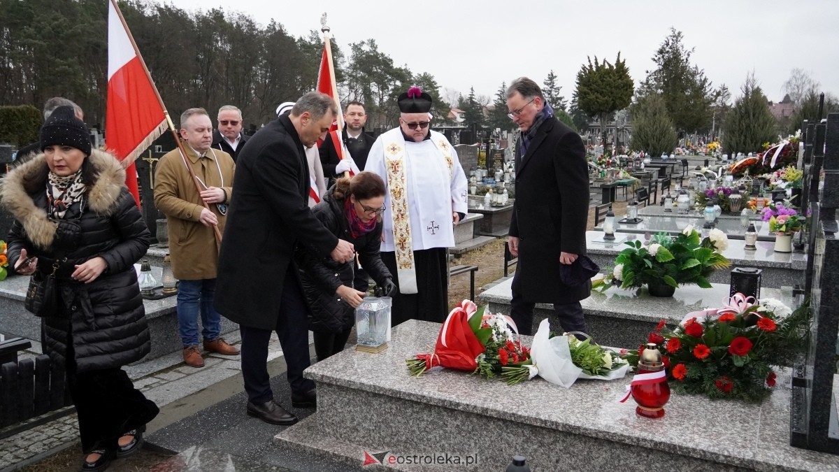 Uroczystość upamiętniająca pierwszą śp. Bronisławę Sawczyn [02.03.2025] - zdjęcie #2 - eOstroleka.pl