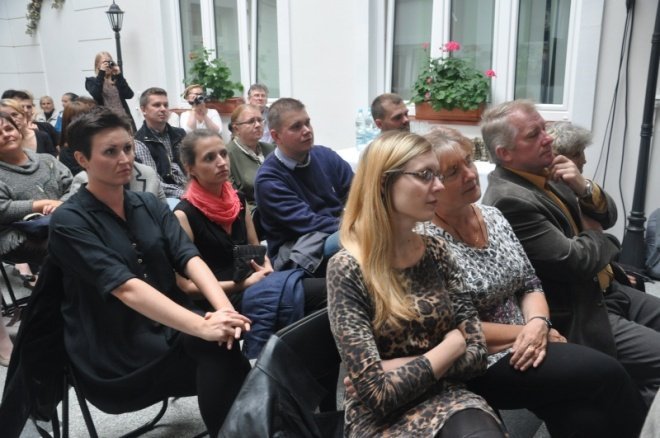 Wernisaż wystawy: Ostatni wiejscy muzykanci w Muzeum Kultury Kurpiowskiej (10.IX.2011) - zdjęcie #23 - eOstroleka.pl