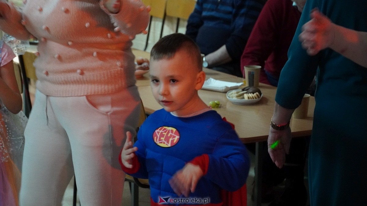 Bal karnawałowy na osiedlu Starosty Kosa [04.03.2025] - zdjęcie #42 - eOstroleka.pl