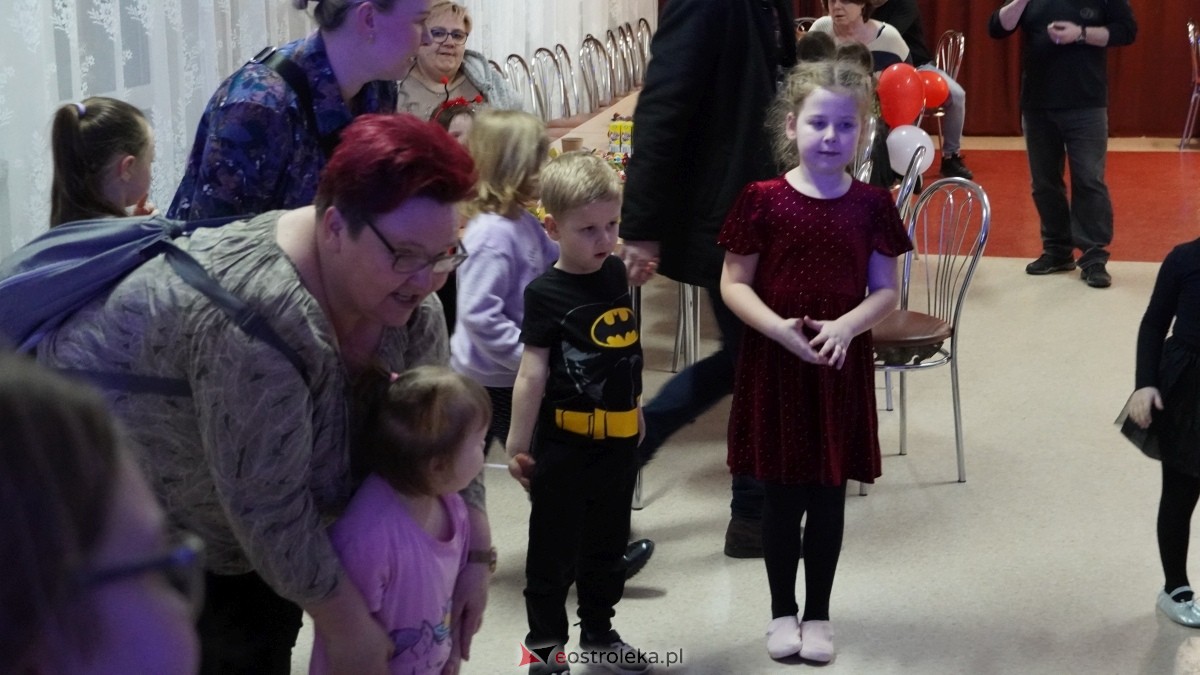 Bal karnawałowy na osiedlu Starosty Kosa [04.03.2025] - zdjęcie #40 - eOstroleka.pl