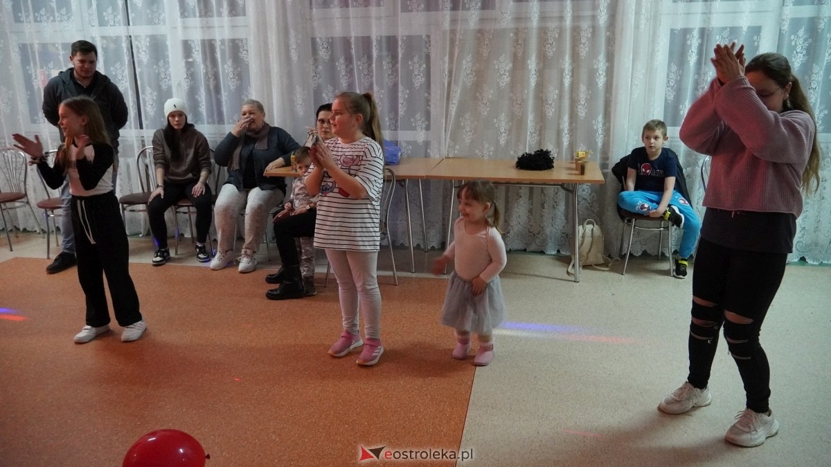 Bal karnawałowy na osiedlu Starosty Kosa [04.03.2025] - zdjęcie #28 - eOstroleka.pl