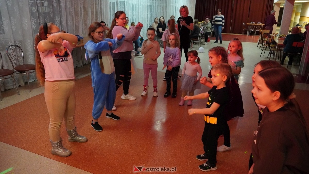 Bal karnawałowy na osiedlu Starosty Kosa [04.03.2025] - zdjęcie #19 - eOstroleka.pl