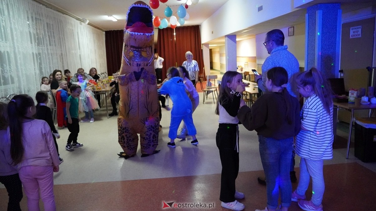 Bal karnawałowy na osiedlu Starosty Kosa [04.03.2025] - zdjęcie #14 - eOstroleka.pl