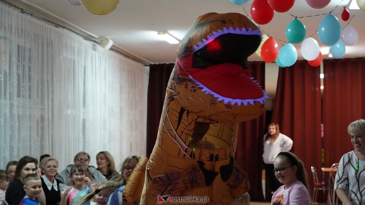 Bal karnawałowy na osiedlu Starosty Kosa [04.03.2025] - zdjęcie #13 - eOstroleka.pl