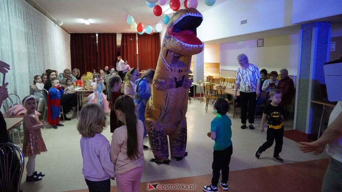 Bal karnawałowy na osiedlu Starosty Kosa [04.03.2025] - zdjęcie #12 - eOstroleka.pl