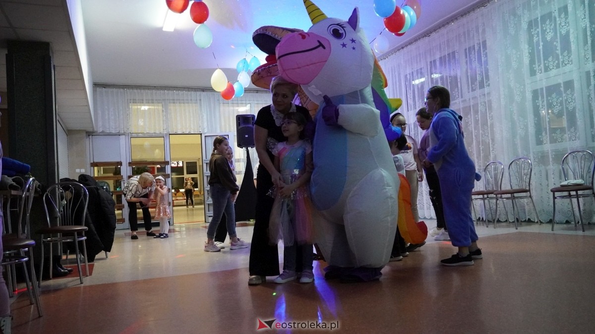 Bal karnawałowy na osiedlu Starosty Kosa [04.03.2025] - zdjęcie #4 - eOstroleka.pl