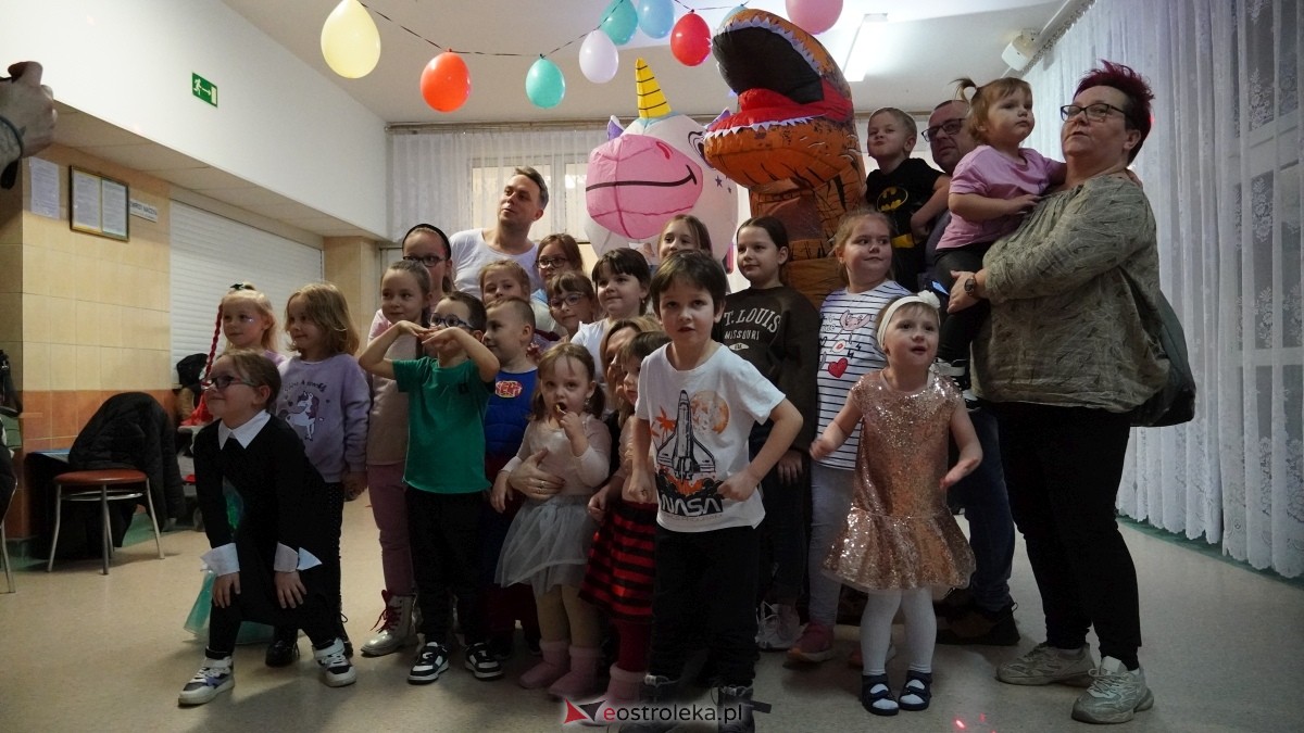 Bal karnawałowy na osiedlu Starosty Kosa [04.03.2025] - zdjęcie #2 - eOstroleka.pl