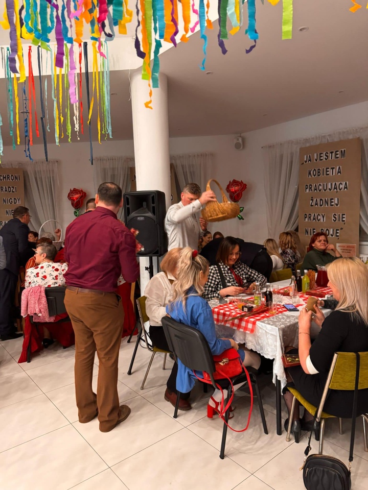 Gminny Dzień Kobiet Baranowo 2025 [02.03.2025] - zdjęcie #41 - eOstroleka.pl