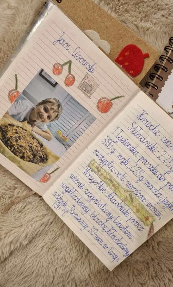 Książka kucharska uczniów SP 10 w Ostrołęce - zdjęcie #29 - eOstroleka.pl