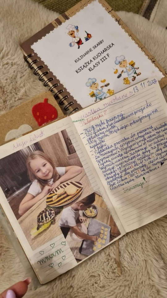 Książka kucharska uczniów SP 10 w Ostrołęce - zdjęcie #20 - eOstroleka.pl