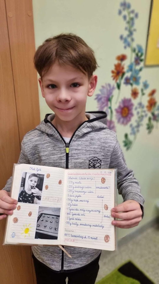 Książka kucharska uczniów SP 10 w Ostrołęce - zdjęcie #16 - eOstroleka.pl