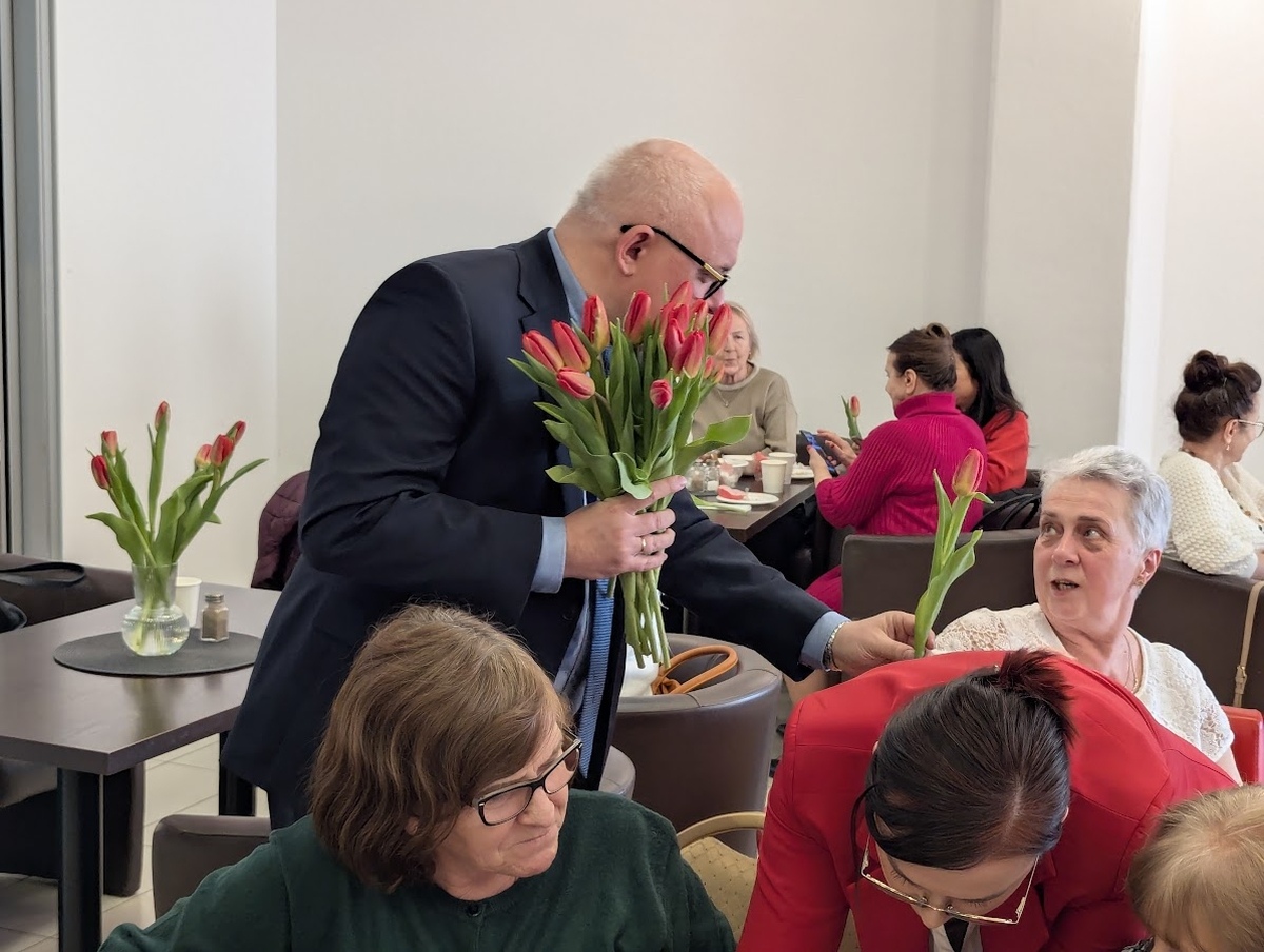 Międzypokoleniowy Dzień Kobiet w Ostrołęce [07.03.2025] - zdjęcie #18 - eOstroleka.pl