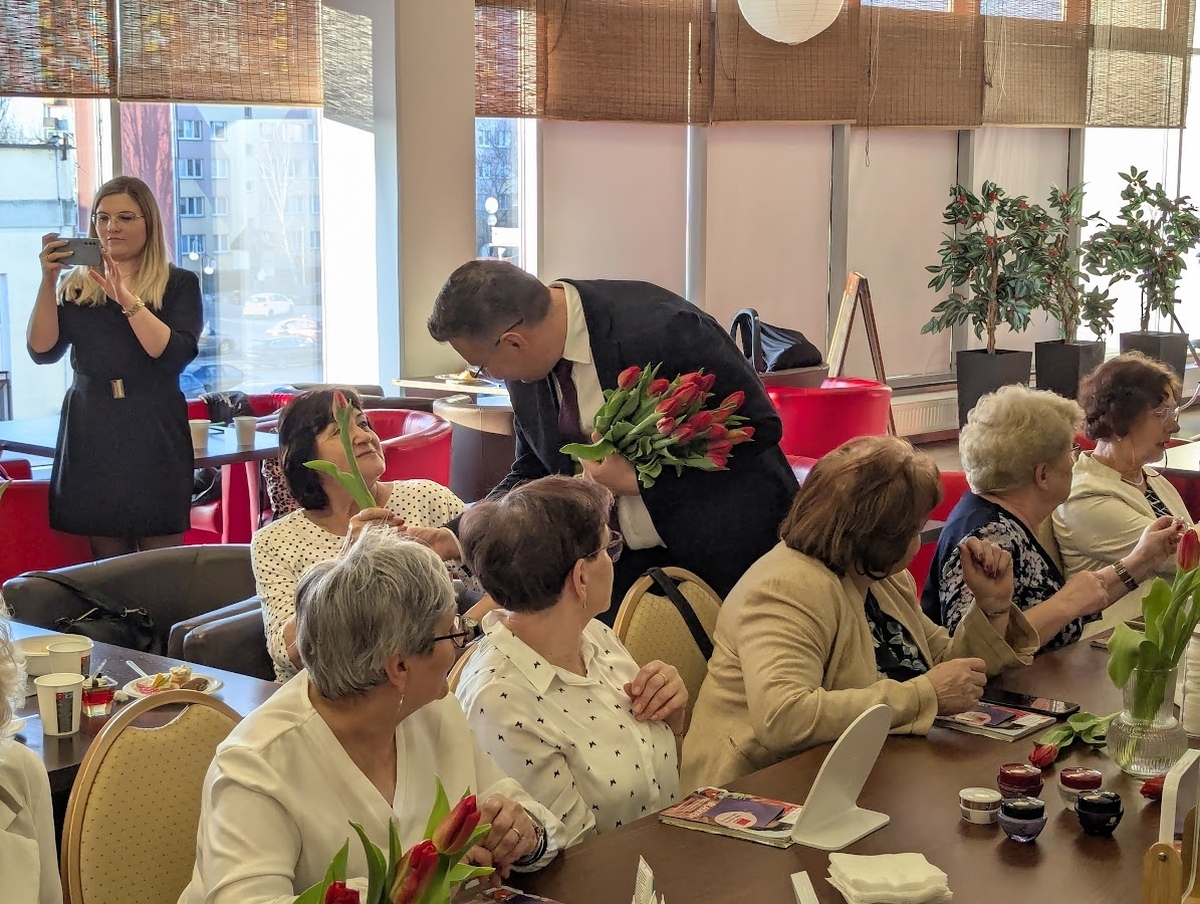Międzypokoleniowy Dzień Kobiet w Ostrołęce [07.03.2025] - zdjęcie #17 - eOstroleka.pl