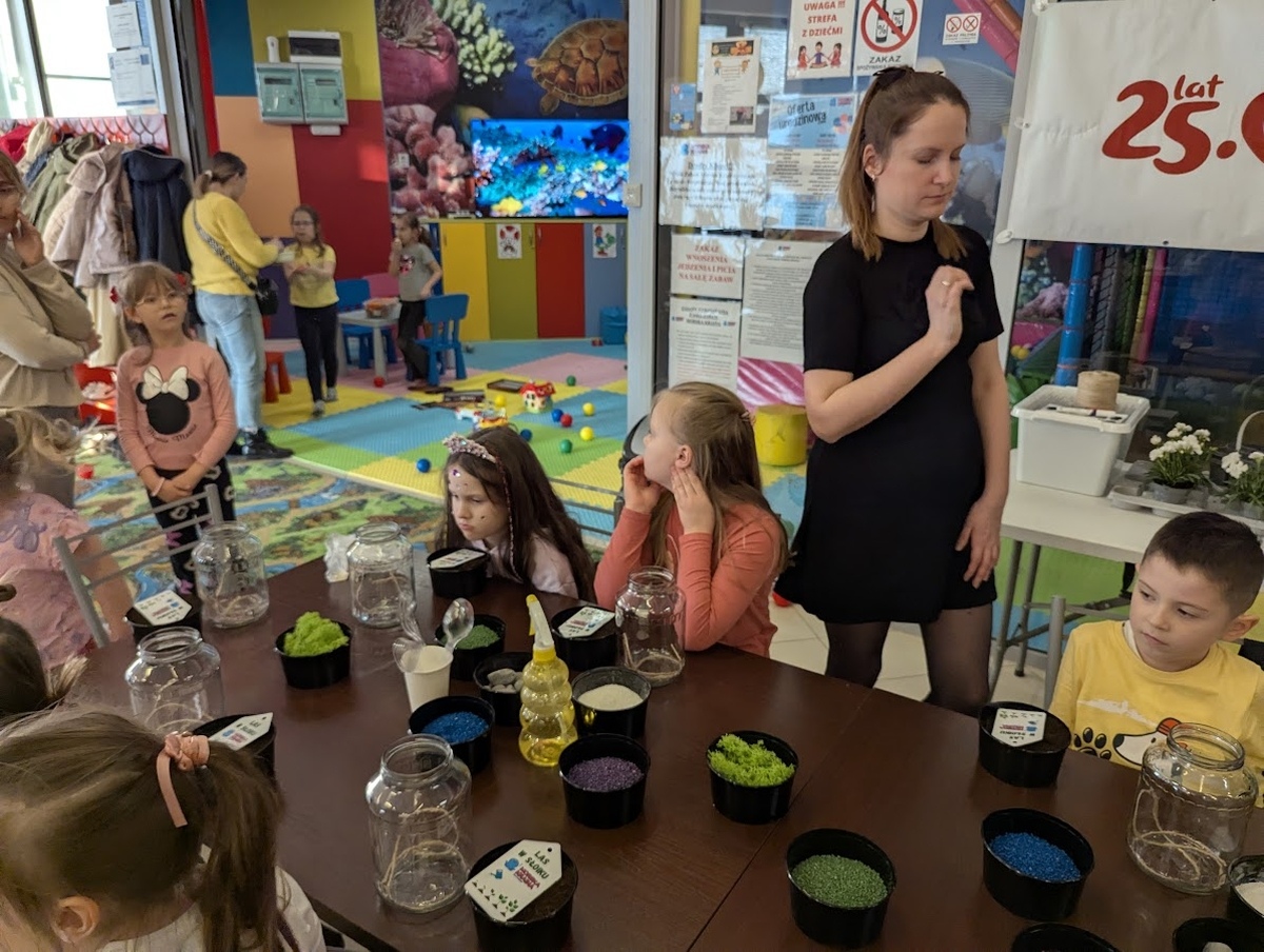 Międzypokoleniowy Dzień Kobiet w Ostrołęce [07.03.2025] - zdjęcie #10 - eOstroleka.pl