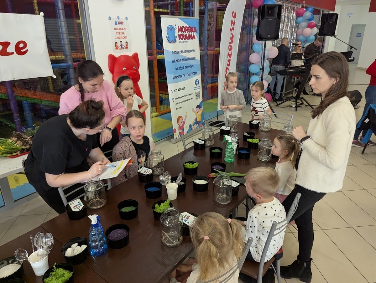 Międzypokoleniowy Dzień Kobiet w Ostrołęce [07.03.2025] - zdjęcie #8 - eOstroleka.pl