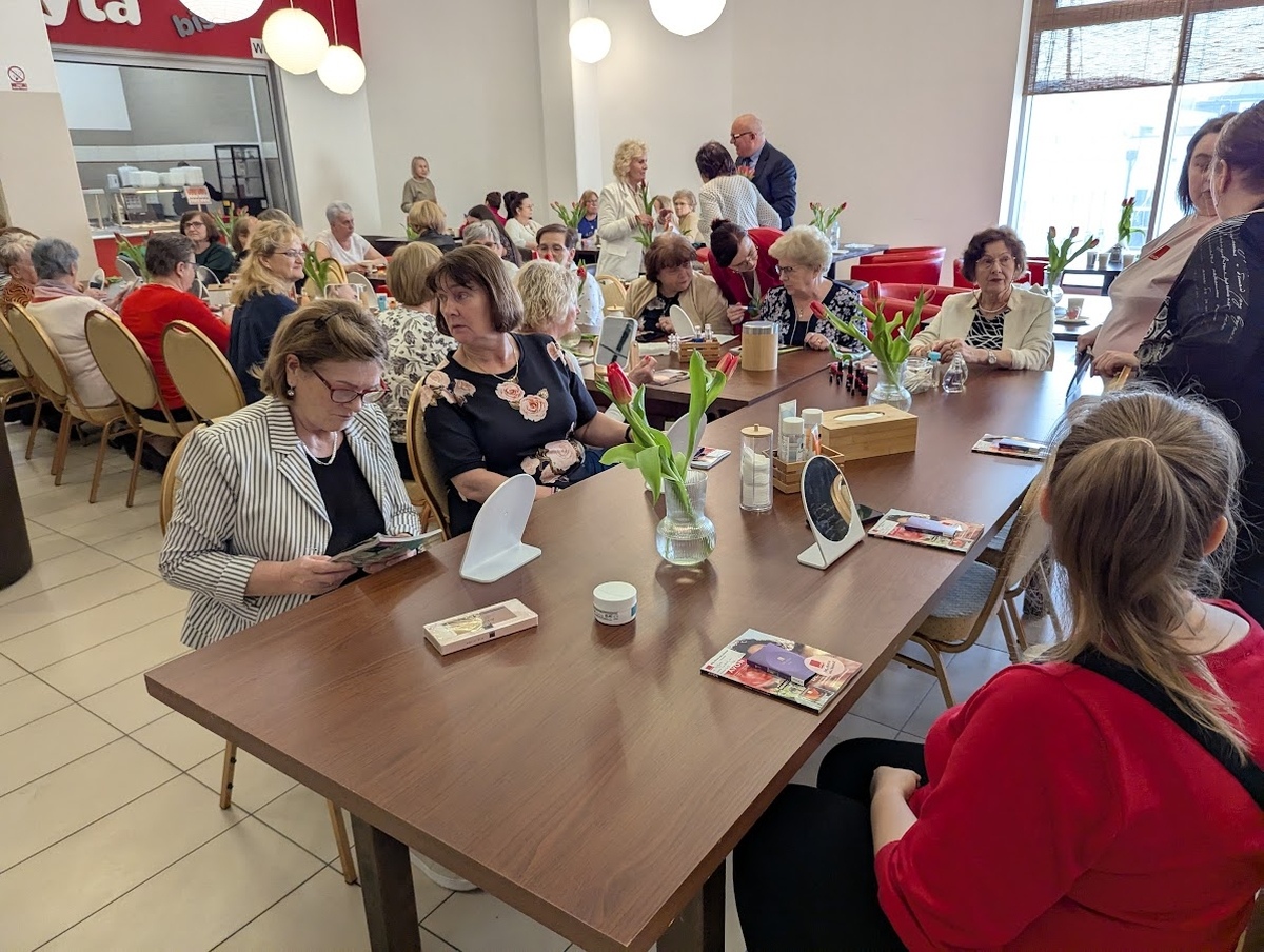 Międzypokoleniowy Dzień Kobiet w Ostrołęce [07.03.2025] - zdjęcie #7 - eOstroleka.pl