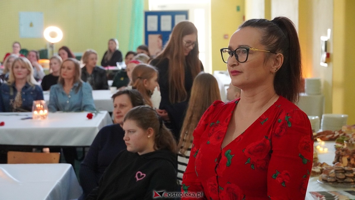Być kobietą nowoczesną w ZSP w Troszynie [08.03.2025] - zdjęcie #75 - eOstroleka.pl