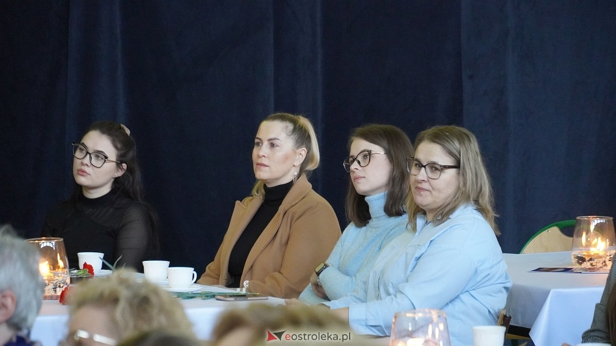 Być kobietą nowoczesną w ZSP w Troszynie [08.03.2025] - zdjęcie #70 - eOstroleka.pl