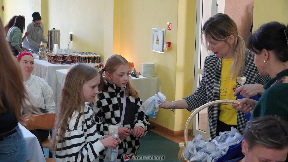 Być kobietą nowoczesną w ZSP w Troszynie [08.03.2025] - zdjęcie #68 - eOstroleka.pl