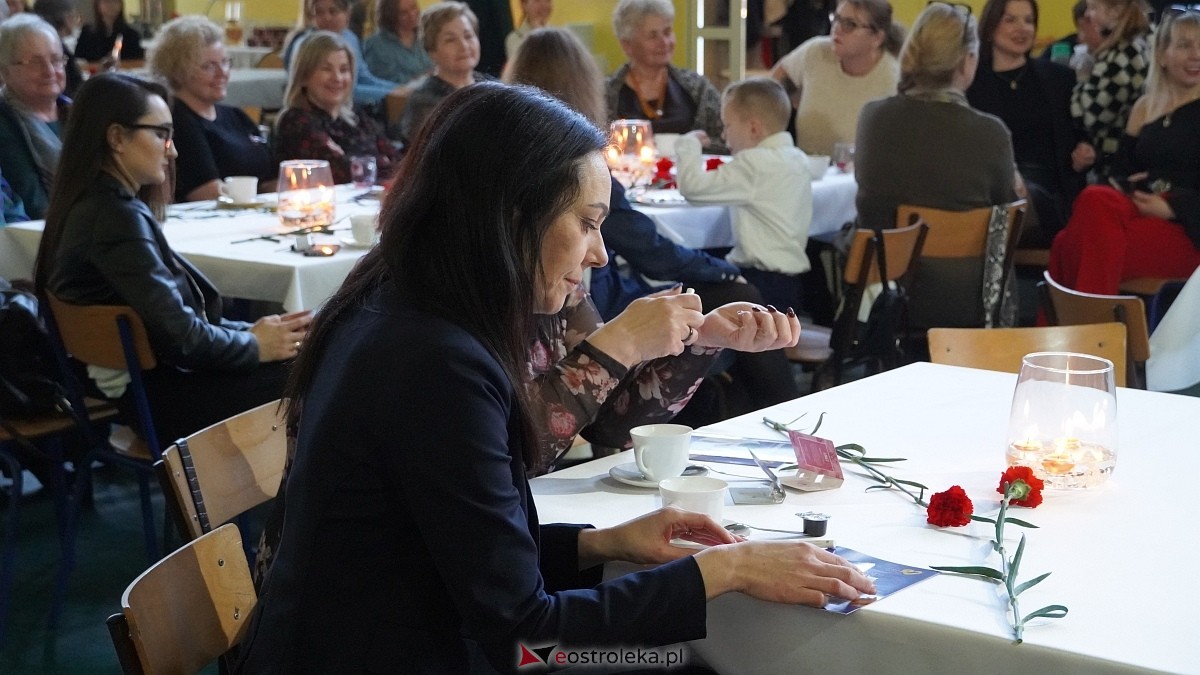 Być kobietą nowoczesną w ZSP w Troszynie [08.03.2025] - zdjęcie #63 - eOstroleka.pl