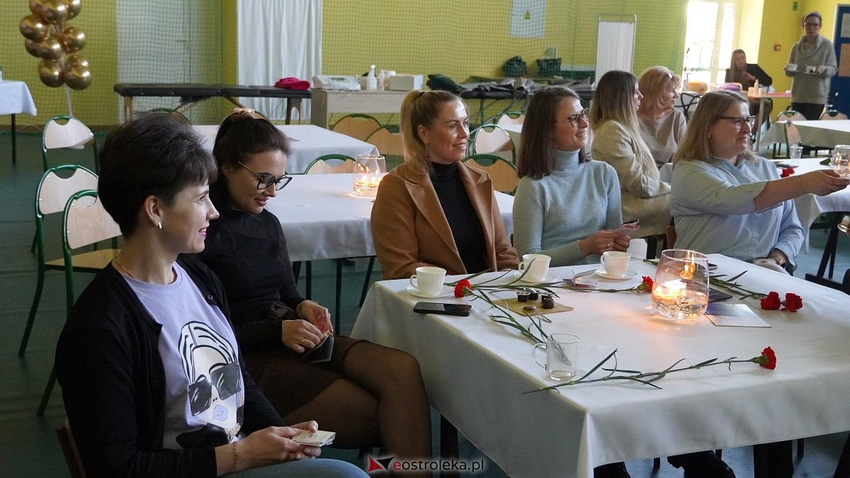 Być kobietą nowoczesną w ZSP w Troszynie [08.03.2025] - zdjęcie #61 - eOstroleka.pl