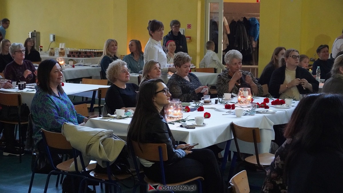 Być kobietą nowoczesną w ZSP w Troszynie [08.03.2025] - zdjęcie #55 - eOstroleka.pl