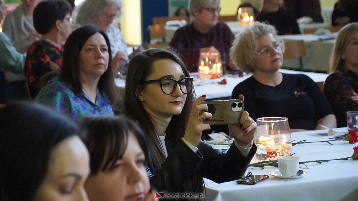 Być kobietą nowoczesną w ZSP w Troszynie [08.03.2025] - zdjęcie #49 - eOstroleka.pl