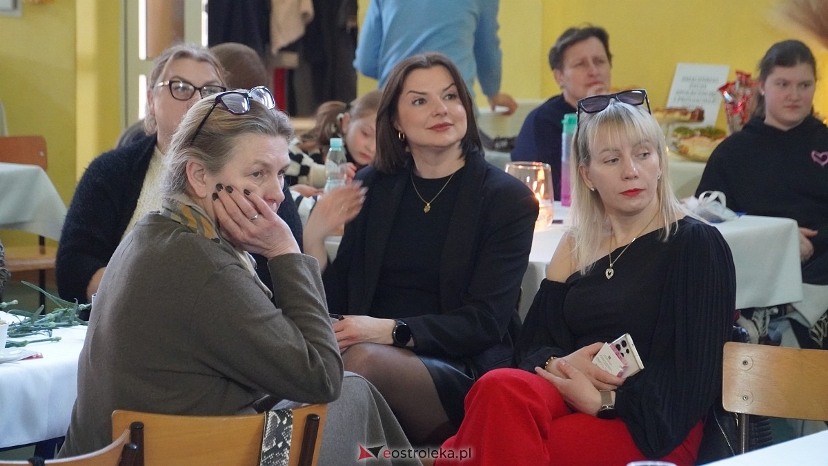 Być kobietą nowoczesną w ZSP w Troszynie [08.03.2025] - zdjęcie #47 - eOstroleka.pl