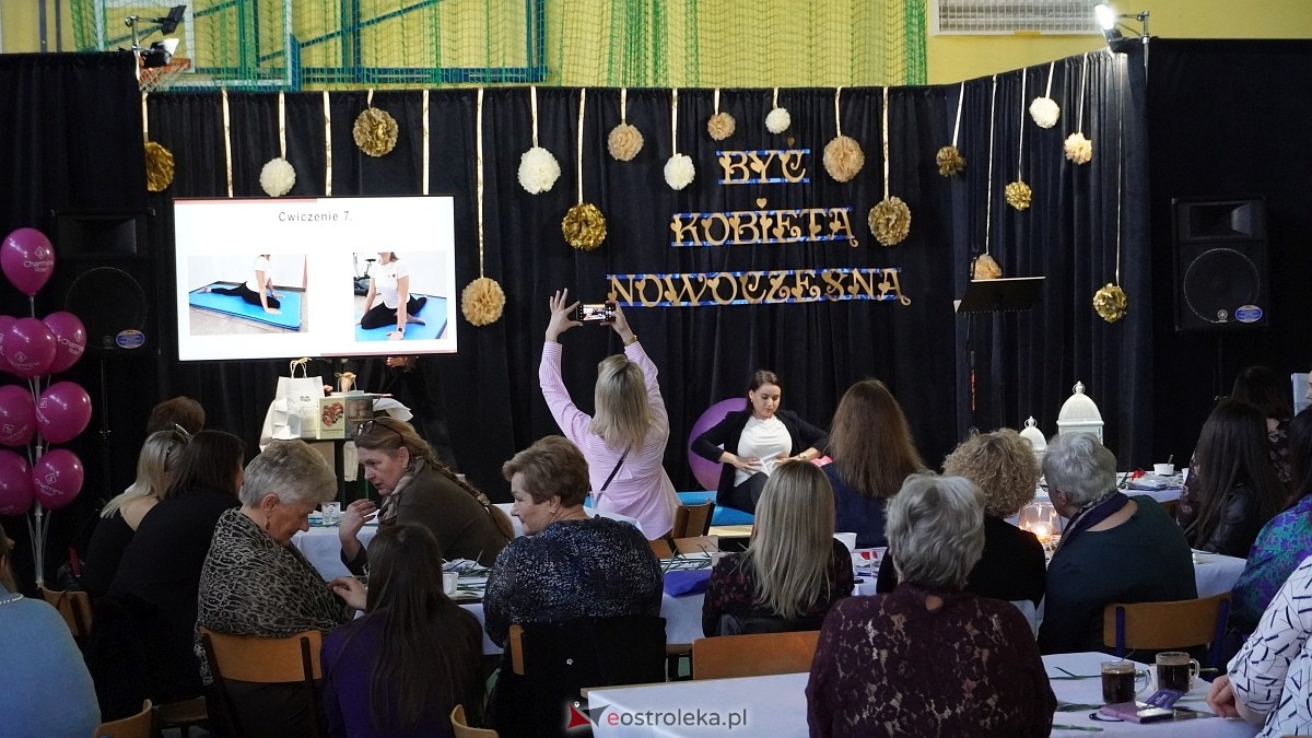 Być kobietą nowoczesną w ZSP w Troszynie [08.03.2025] - zdjęcie #36 - eOstroleka.pl