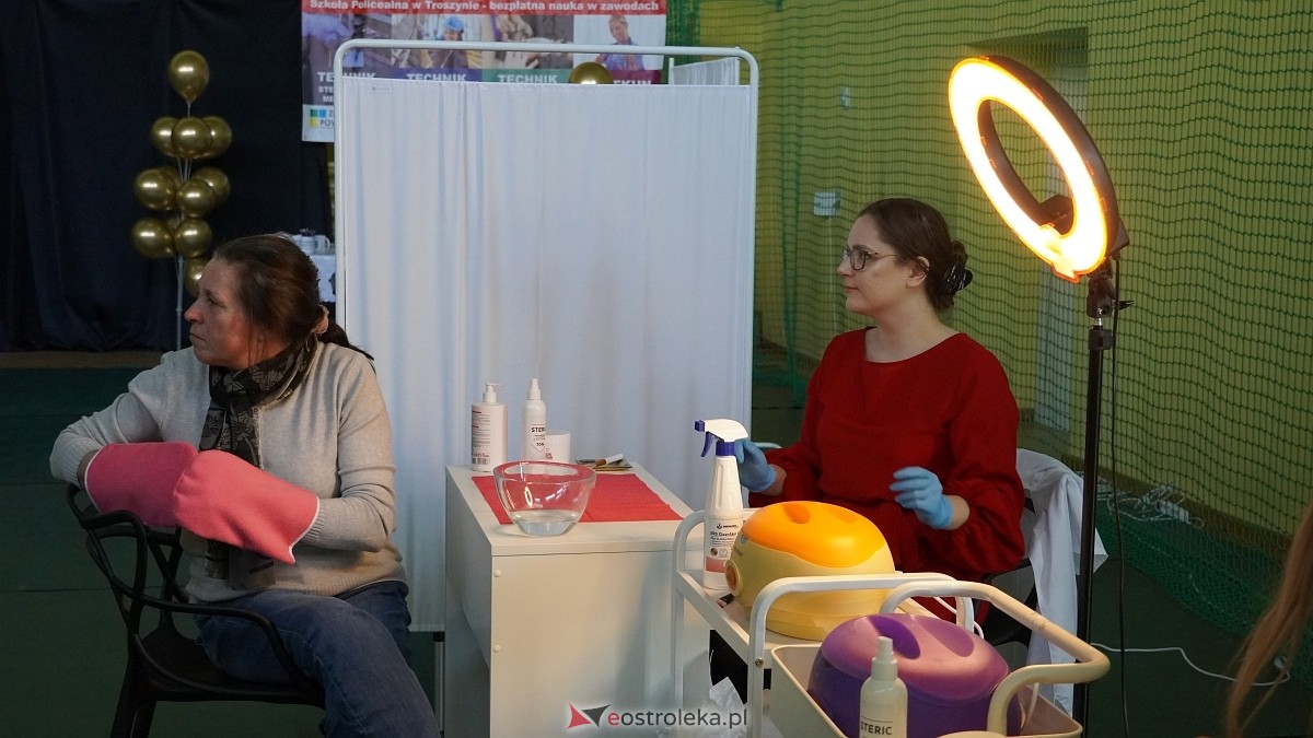 Być kobietą nowoczesną w ZSP w Troszynie [08.03.2025] - zdjęcie #34 - eOstroleka.pl