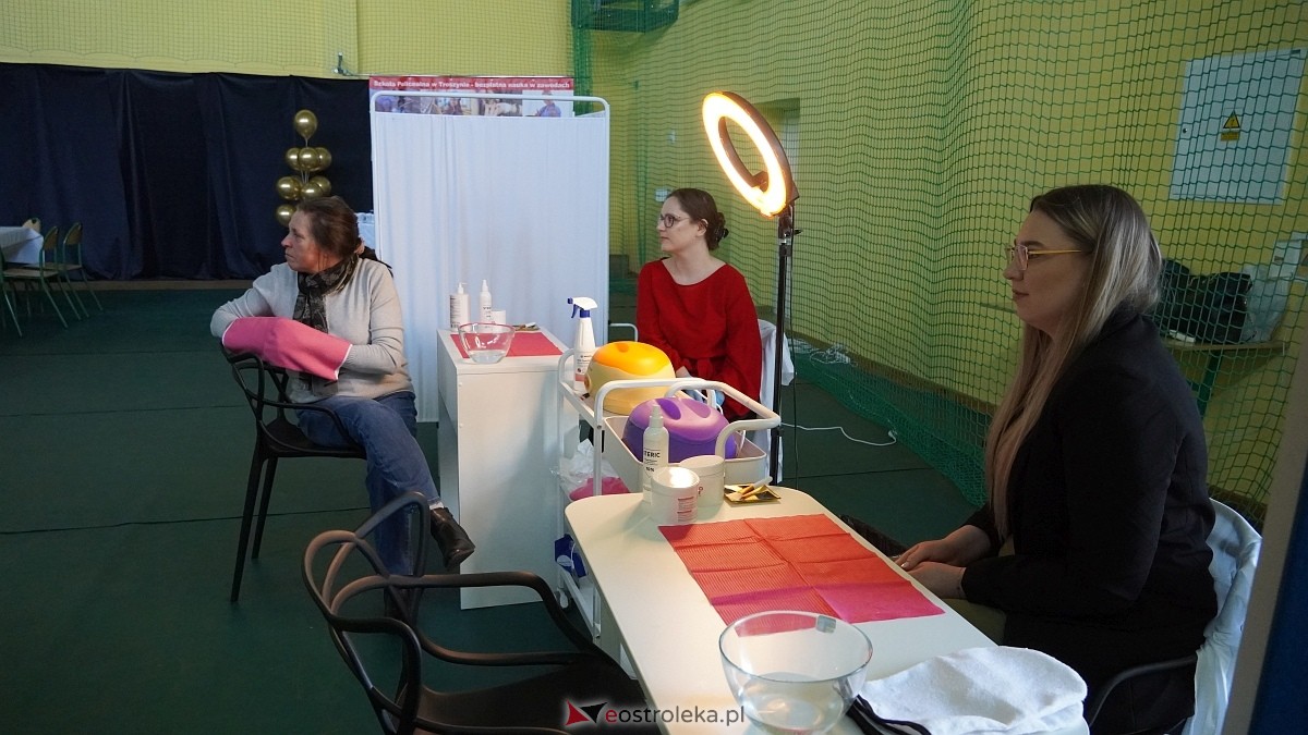Być kobietą nowoczesną w ZSP w Troszynie [08.03.2025] - zdjęcie #33 - eOstroleka.pl